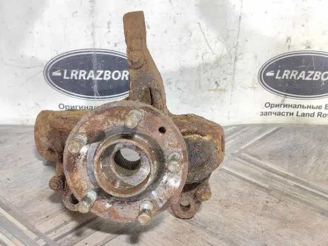 Кулак передний левый Land Rover Freelander 2.2