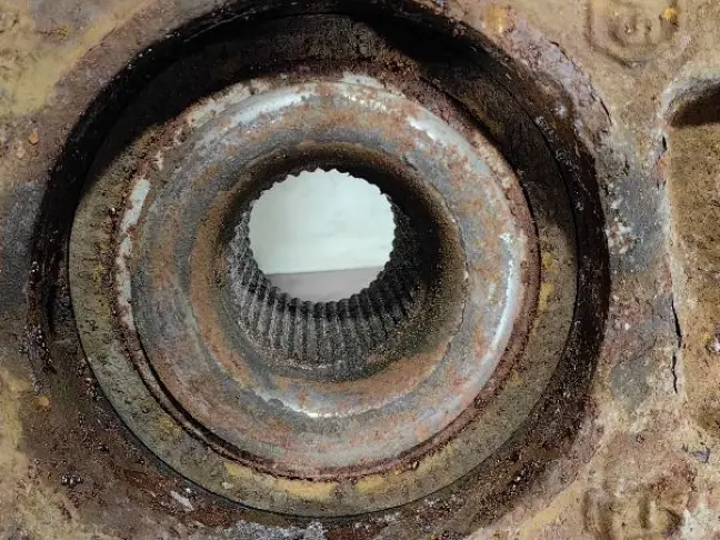 Кулак передний правый Land Rover Freelander 2.2