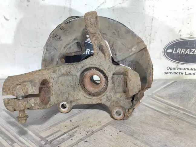 Кулак передний правый Land Rover Freelander 2.2