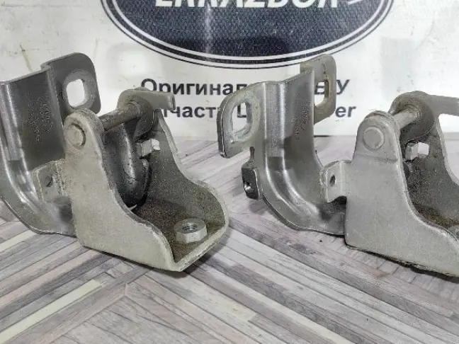 Петли крышки багажника Land Rover Freelander 2