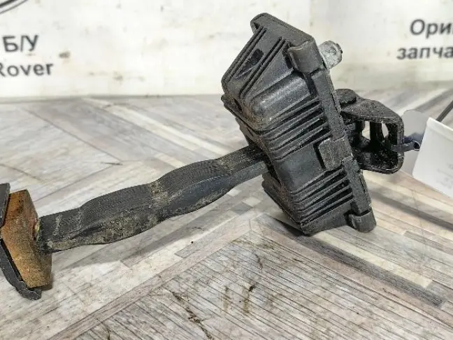 Ограничитель двери задний Freelander 2