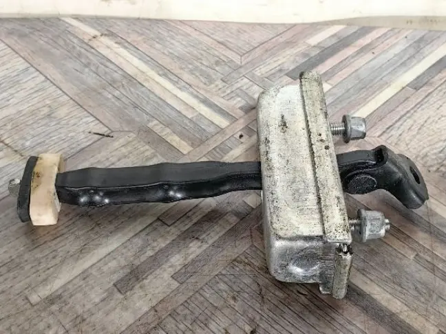 Ограничитель двери передний Freelander 2