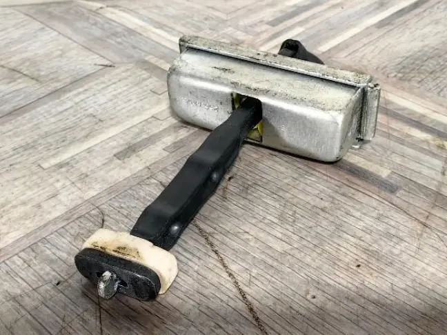 Ограничитель двери передний Freelander 2