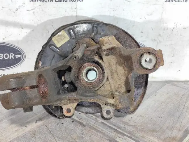 Кулак задний левый Land Rover Freelander 2 2.2