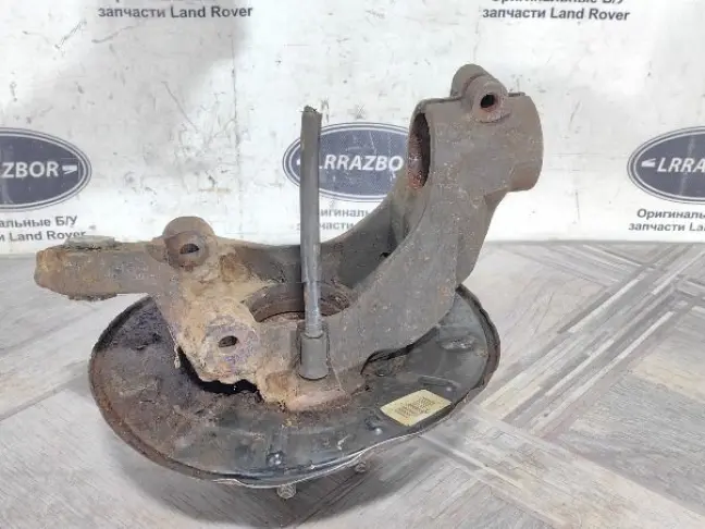 Кулак задний левый Land Rover Freelander 2 2.2