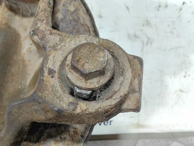 Кулак задний правый Land Rover Freelander 2 2.2