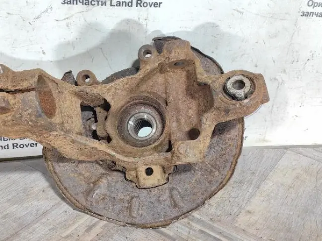 Кулак задний правый Land Rover Freelander 2 2.2