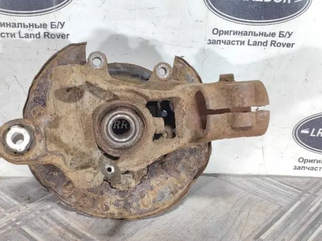Кулак задний левый Land Rover Freelander 2 2.2
