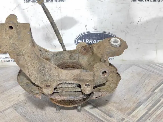Кулак задний левый Land Rover Freelander 2 2.2