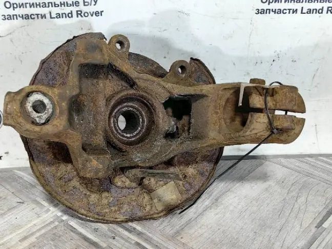 Кулак задний левый Land Rover Freelander 2 2.2