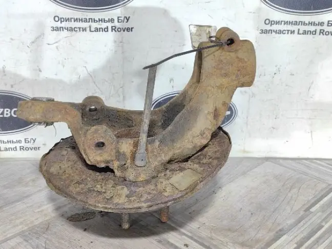 Кулак задний левый Land Rover Freelander 2 2.2