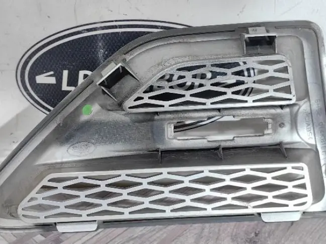 Решетка жабра левая Land Rover Freelander 2