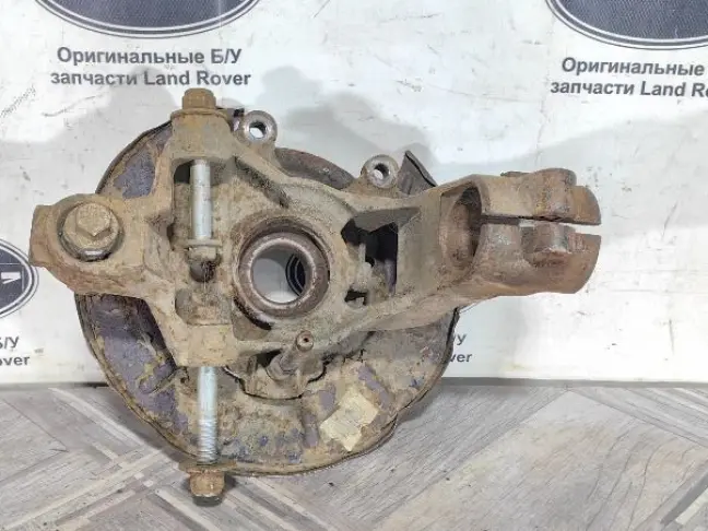 Кулак задний левый Land Rover Freelander 2 2.2