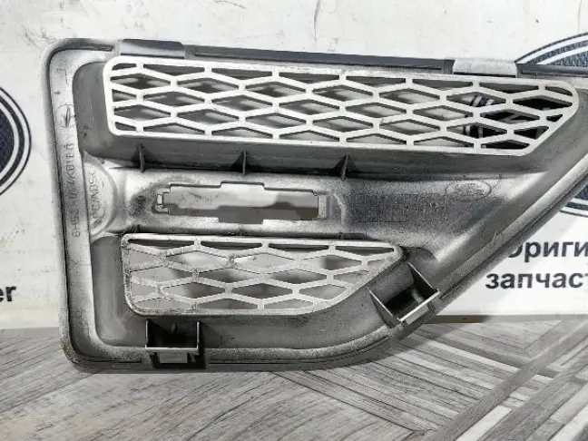 Решетка жабра левая Land Rover Freelander 2