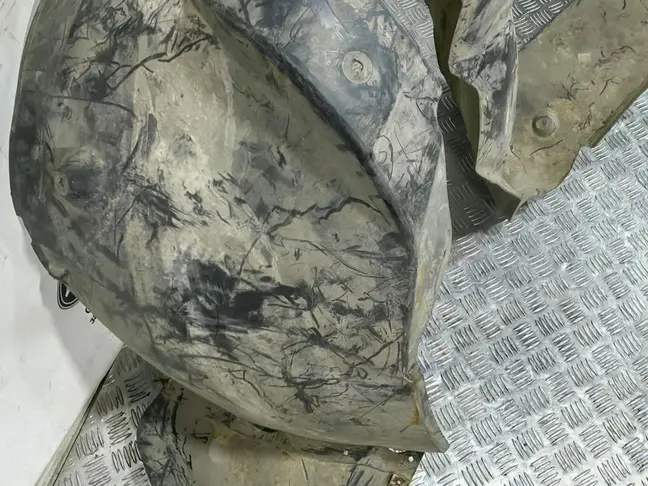 Подкрылок передний правый Range Rover L322 02-05