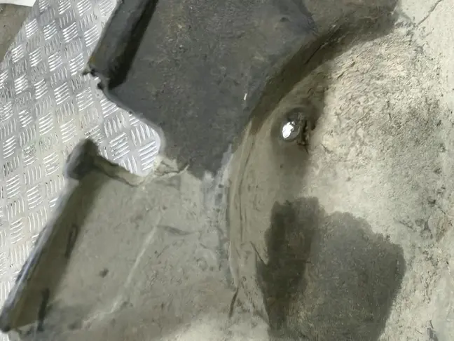 Подкрылок передний правый Range Rover L322 02-05