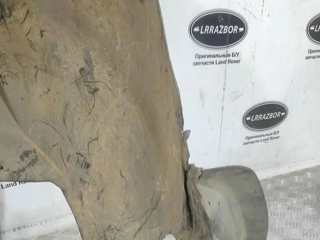 Подкрылок передний правый Range Rover L322 02-05