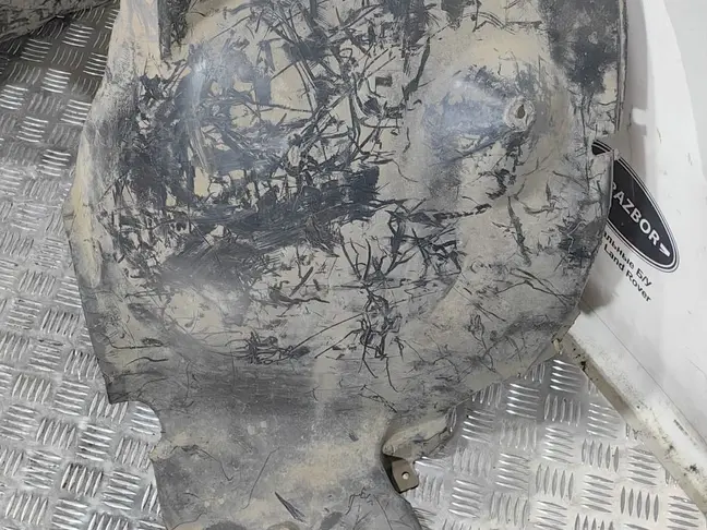 Подкрылок передний правый Range Rover L322 02-05