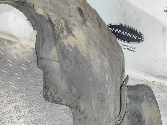 Подкрылок передний правый Range Rover L322 02-05