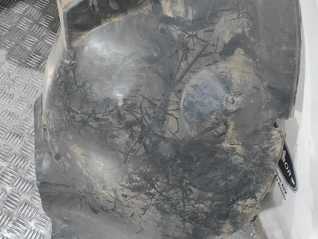 Подкрылок передний правый Range Rover L322 02-05