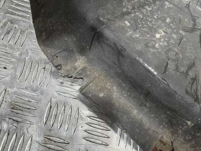 Подкрылок передний правый Range Rover L322 02-05