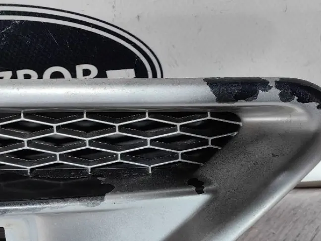 Решетка жабра правая Land Rover Freelander 2
