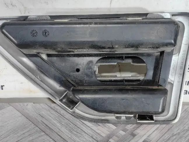 Решетка жабра правая Land Rover Freelander 2