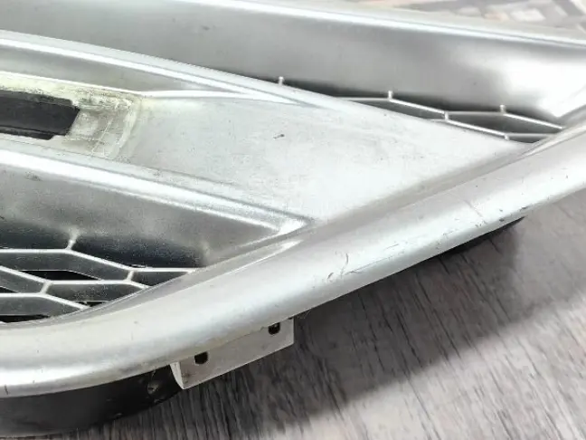 Решетка жабра правая Land Rover Freelander 2