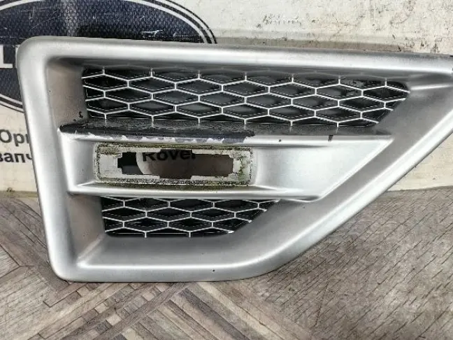 Решетка жабра правая Land Rover Freelander 2