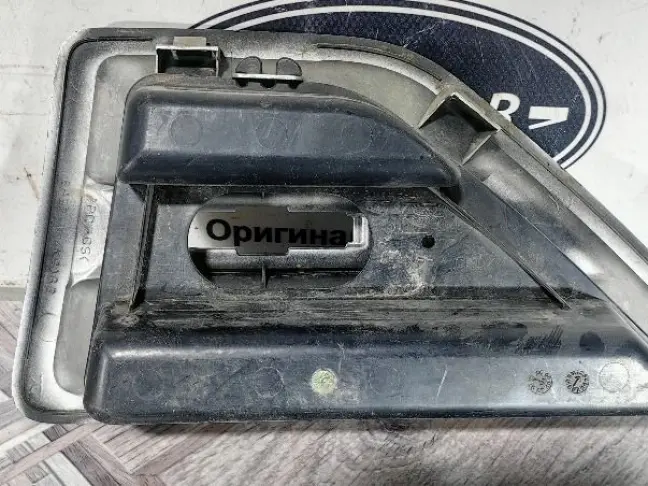 Решетка жабра правая Land Rover Freelander 2