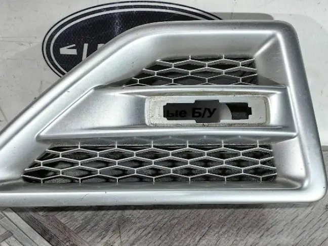 Решетка жабра правая Land Rover Freelander 2