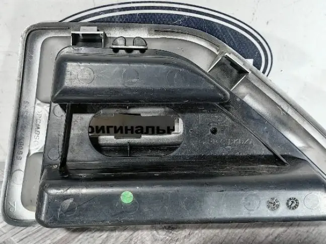 Решетка жабра правая Land Rover Freelander 2