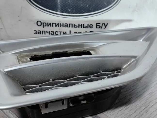 Решетка жабра правая Land Rover Freelander 2
