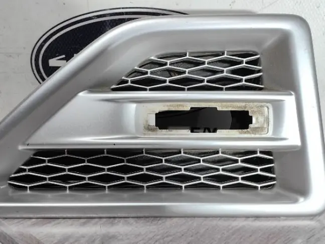 Решетка жабра правая Land Rover Freelander 2