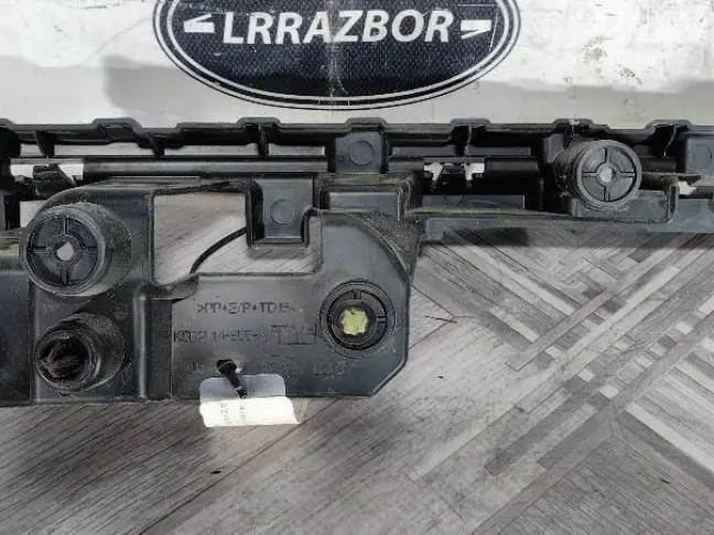 Кронштейн заднего бампера Range Rover Evoque L551