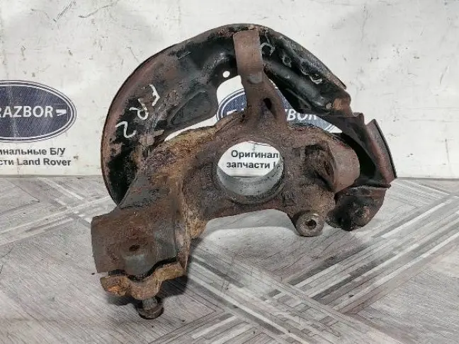 Кулак передний правый Land Rover Freelander 2.2