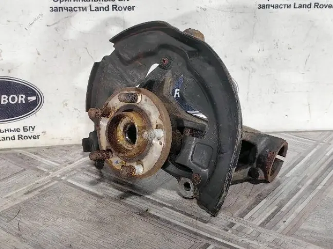 Кулак передний правый Land Rover Freelander 2.2