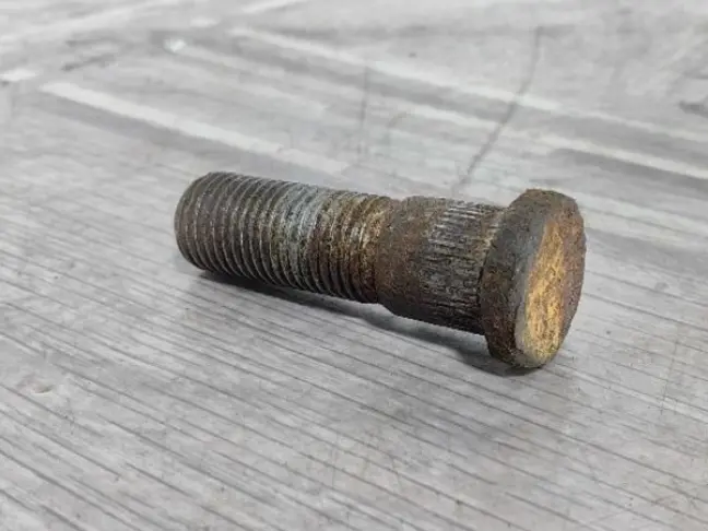 Шпилька ступицы Land Rover Freelander 2