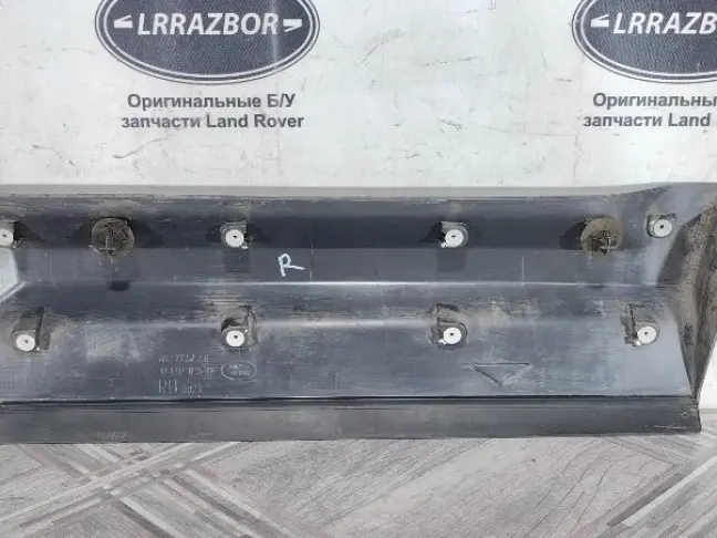 Молдинг правый задний Land Rover Freelander 2