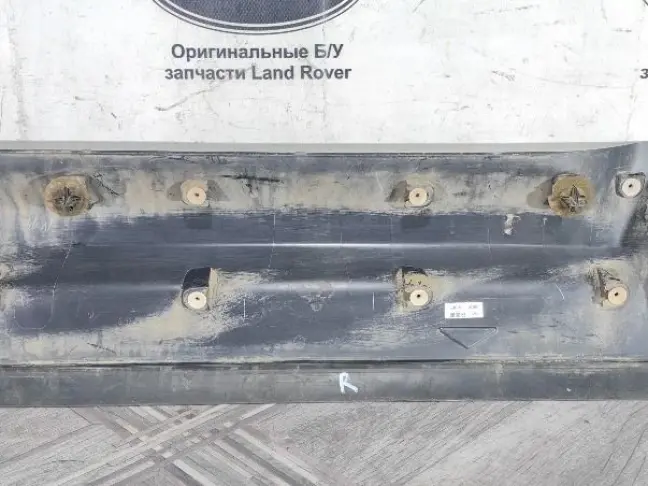 Молдинг правый задний Land Rover Freelander 2