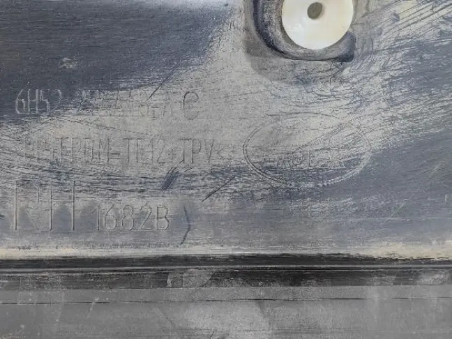 Молдинг правый задний Land Rover Freelander 2