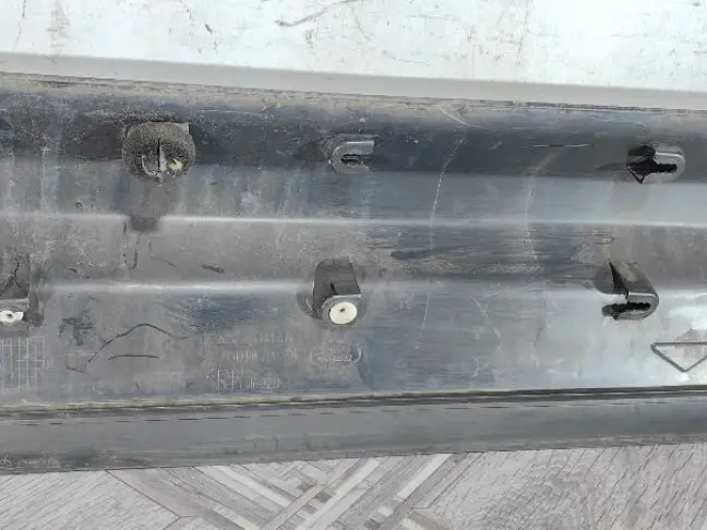 Молдинг правый задний Land Rover Freelander 2