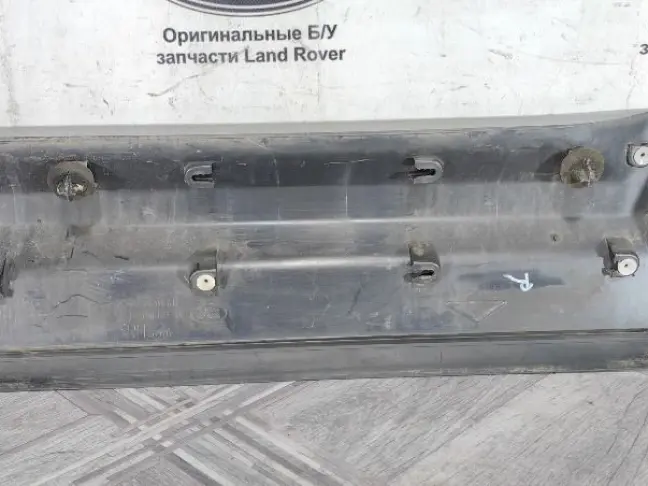 Молдинг правый задний Land Rover Freelander 2