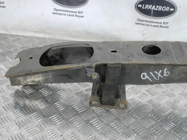 Усилитель переднего бампера Range Rover L322 05-09