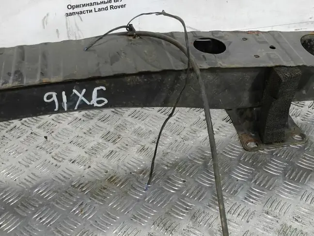 Усилитель переднего бампера Range Rover L322 05-09