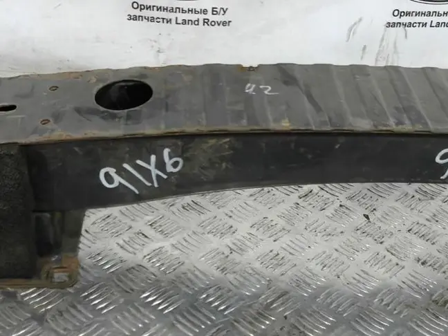 Усилитель переднего бампера Range Rover L322 05-09