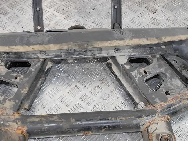 Опора радиатора Range Rover 3 L322 02-05