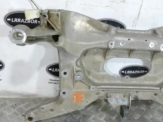 Подрамник передний Range Rover Evoque L551