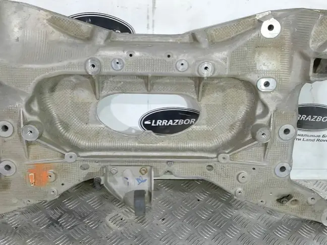 Подрамник передний Range Rover Evoque L551