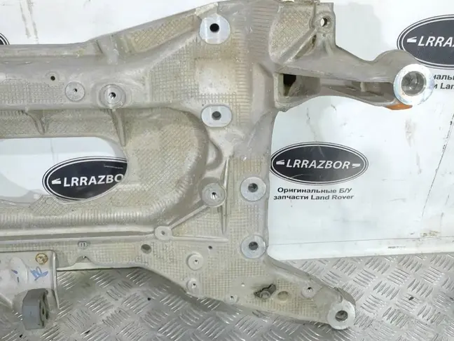 Подрамник передний Range Rover Evoque L551